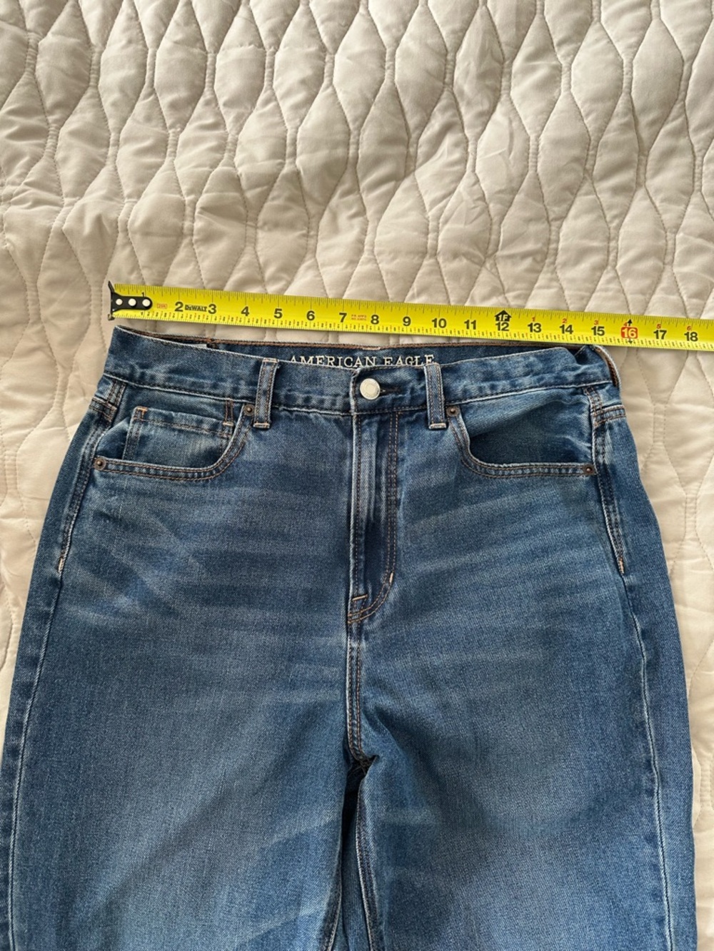 American Eagle Mom Jean High Waist   medium Wash Relaxed Fit 90s Style Sz 10 - Picture 4 of 10